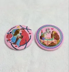 ディズニー　刺繍缶バッジ　わんわん物語　眠れる森の美女