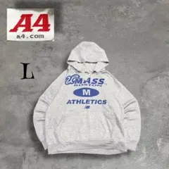 ニューバランス UMass ボストン カレッジロゴ スウェットパーカー グレー