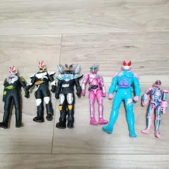 仮面ライダーギーツなど フィギュア 6体セット　美品