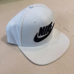 Nike ホワイト ベースボールキャップ