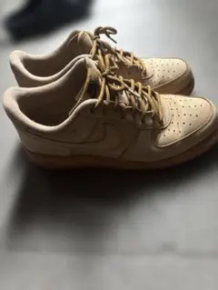 Nike ベージュ スエード スニーカー