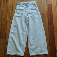 今季ZARA ミッドライズルーズバレルデニムパンツ エクリュ