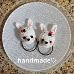 あみぐるみ ♡ うさぎのヘアゴム ♡ 不思議の国のアリス 風 ✧︎*。