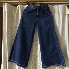 ワイドデニムパンツ カットオフ裾のサムネイル