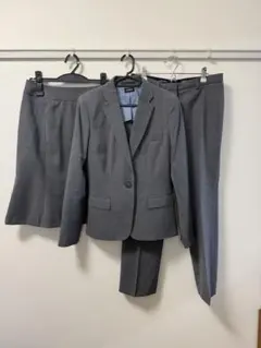 ONLY グレー スカートスーツ上下のサムネイル