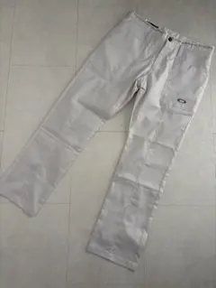 美品】OAKLEY ゴルフウェア Mサイズ2点セット シャツ パンツ白紺