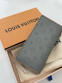 新品未使用LOUIS VUITTON チタニウム　ポルトフォイユ※刻印アリ※DK