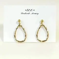 752◆ゴールド　雫　リング　シンプル　揺れる　ハンドメイド　ピアス　イヤリング