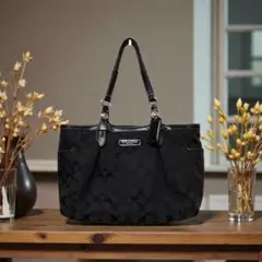 COACH(コーチ) 　ブラック　黒　 シグネチャー柄トートバッグ
