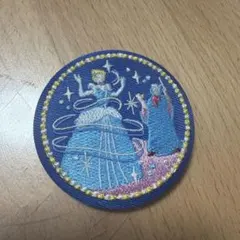 Disney Characters 刺繍缶バッジ　シンデレラ