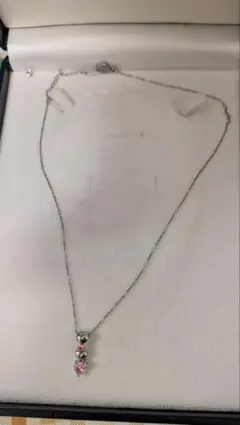 ピンクのハート型ジルコニアネックレス