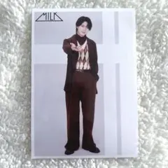 Item thumbnail for item de54a133-b16f-4b41-bba8-4598e019555b