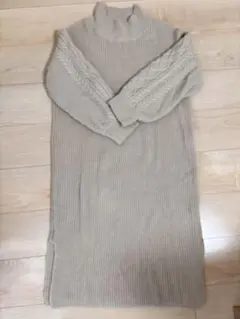 ニットワンピース　ベージュ M