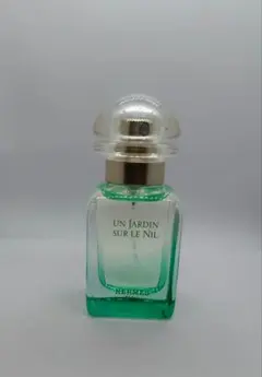 UN JARDIN SUR LE NIL 香水