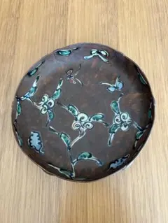 手描き花＆蝶模様の薄手丸形皿