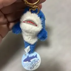 ぶるぶる ふわふわサメぷち　マスコット