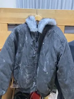 ファー付き黒ジャケット