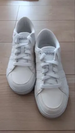 adidas neo 白スニーカー