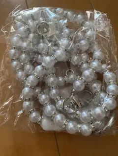 パールホワイト スマホストラップ