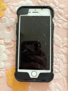 iPhone 7 ホワイト 128G SIMフリー画面ひび割れ ケース付き