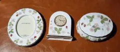 新品WEDGWOOD ワイルドストロベリー小物入れ&置時計・フォトフレームのサムネイル