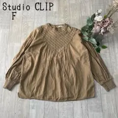 【スタジオクリップstudio CLIP】刺繍V切り　ギャザーブラウス　ゆったり