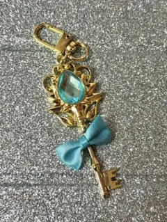 ディズニーストア プリンセス シークレットキーチャーム 鍵 ジャスミン