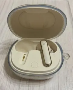 Anker ワイヤレスイヤホン オフホワイト 右耳のみ　充電ケース付き