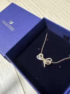 Swarovski リボンモチーフ ネックレス
