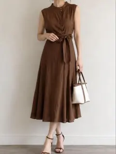 新品【ROPÉ】ノースリーブワンピースのサムネイル