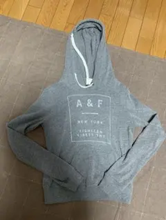 Abercrombie & Fitch パーカー