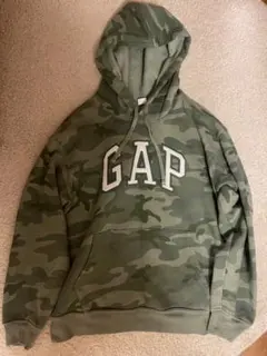 GAP カモフラージュグリーン パーカー