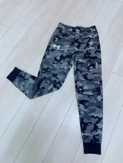 Under Armour カモフラージュ柄 ロングパンツ YXLのサムネイル