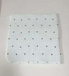 西松屋　イブルマット　ハート柄　120×120 ホワイト　キルティングのサムネイル