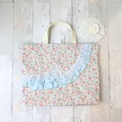 【限定1点】花柄レース付き　手提げバッグ　レッスンバッグ　　小花といちご　水色