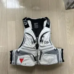 SHIMANO フィッシングベスト ホワイト/ブラック SHIMANO フィッシングベスト ホワイト/ブラック - メルカリ