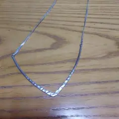 色シルバー V字型 & パールネックレスセット