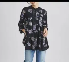 グレースコンチネンタル　フラワー刺繍ティアードトップ