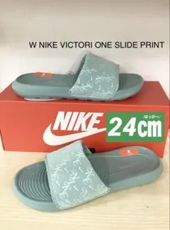 新品　24㎝ ナイキ　ウィメンズ　ヴィクトリーワンスライド　プリント　002