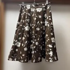 〈新品〉美品 Byebye膝丈 花柄 スカート ブラウン
