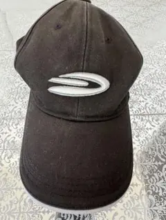 PARADISO 黒い刺繍ロゴゴルフキャップ