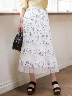 MERCURYDUO フラワープリーツレース切替スカート オフホワイト