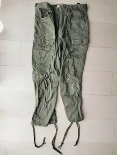 カーゴパンツ　オリーブ色　サイズ150