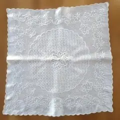 刺繍入りホワイトハンカチ 約30cm