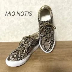 MIO NOTIS スニーカー　パイソン　蛇柄のサムネイル