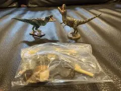 恐竜フィギュア　3体　ティラノサウルス