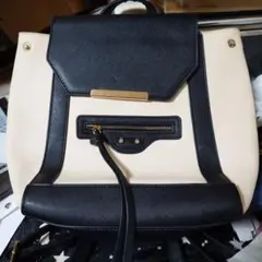 合成皮革 フラップ付きバックパック