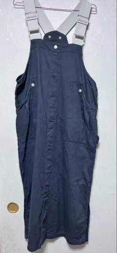 ジャンパースカート　グレー形