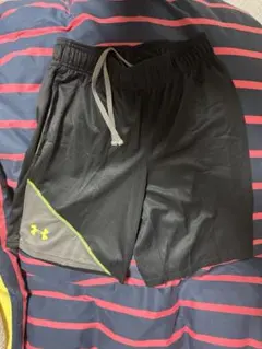 アンダーアーマー　ハーフパンツ