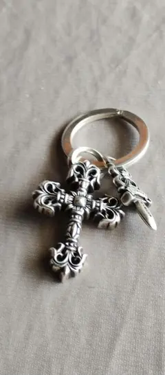CHROME HEARTS スクエアクロスチャーム ペンダント キーパー - メルカリ
